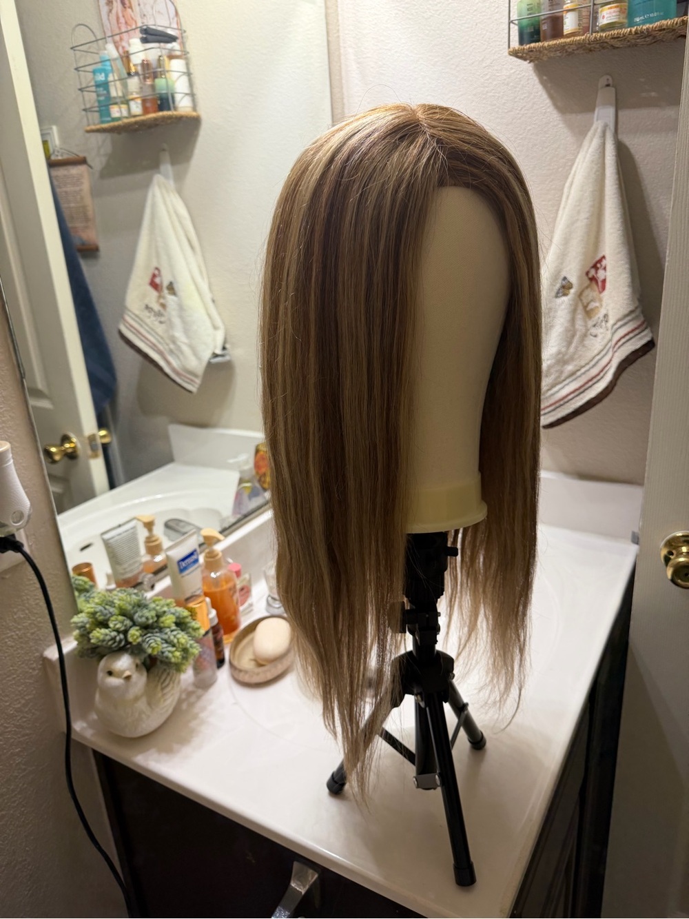 100% Human hair Women’s Straight Wig - Light Brown Blonde